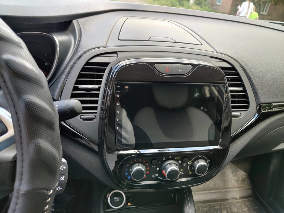 Штатная магнитола Teyes CC3 4/64 Renault Kaptur (2016-2019) Тип-A