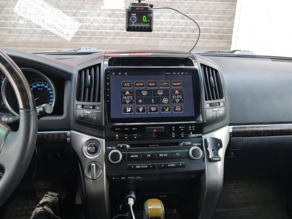 Штатная магнитола Teyes CC2 Plus 6/128 Toyota Land Cruiser 11 200 (2007-2015)